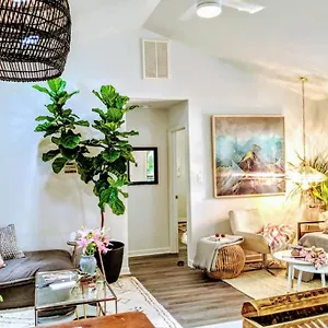 Rare Downtown Matthews Walk 2 Shops Restauraunts Hike Clt 2 Bedroom Not 3br Holiday home
